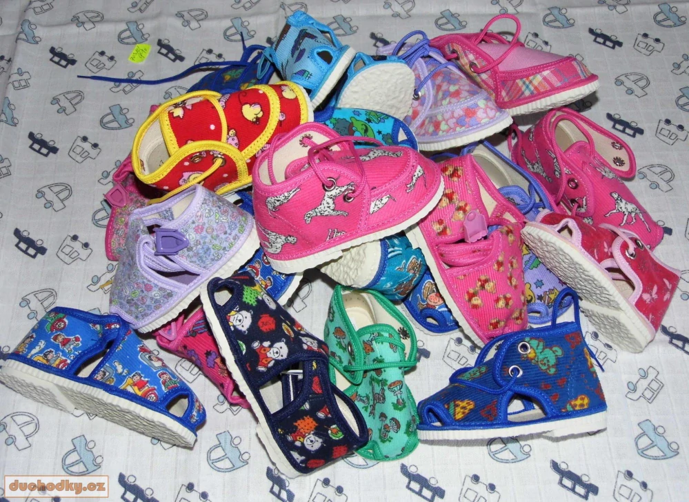  kotníkové bačkůrky šněrovací otevřené1002