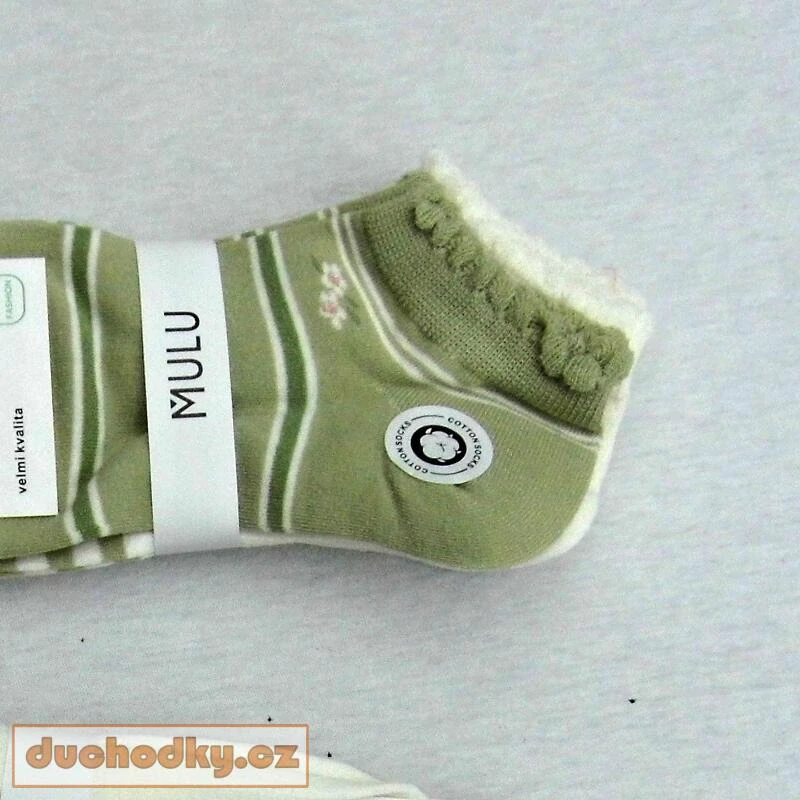 Dámské bavlněné kytičkové 3D ponožky zelené